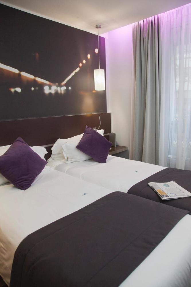 Lumieres Montmartre Hotel