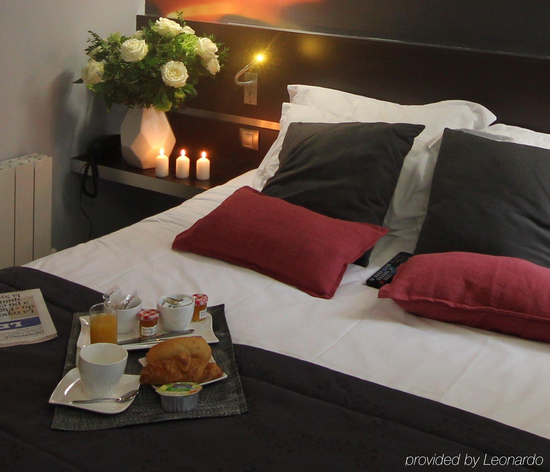 Lumieres Montmartre Hotel 3*