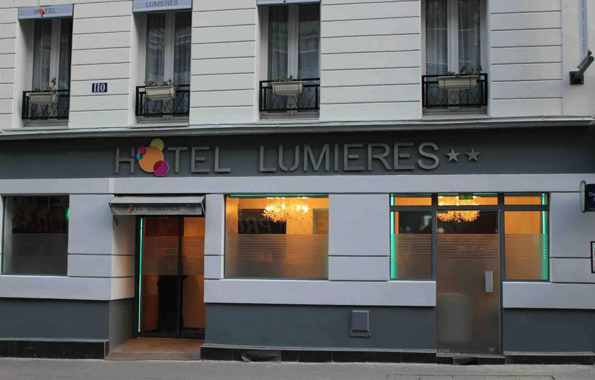 Lumieres Montmartre Hotel Paris